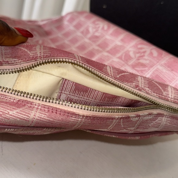 CHANEL TRAVEL BAG  ~REPAIR - Picture 4 of 7